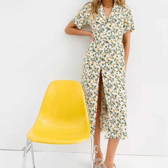Urban Outfitters Dresses & Skirts - Urban outfitters yellow floral dress